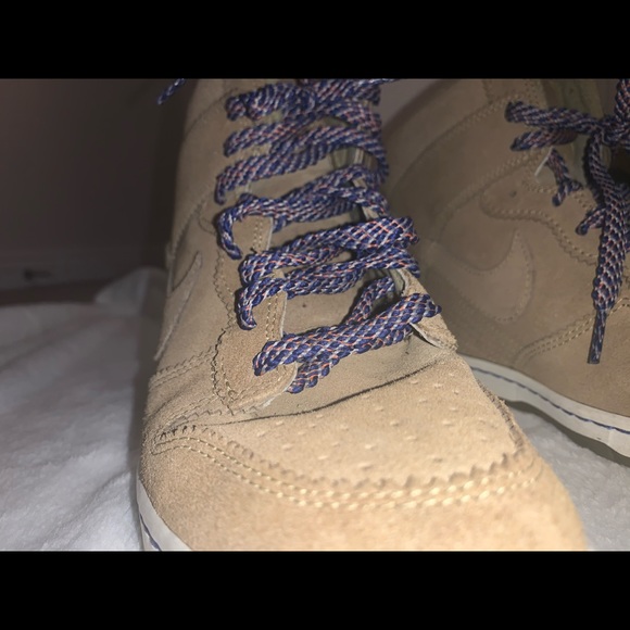 Nike women’s sneaker heel - Picture 4 of 4